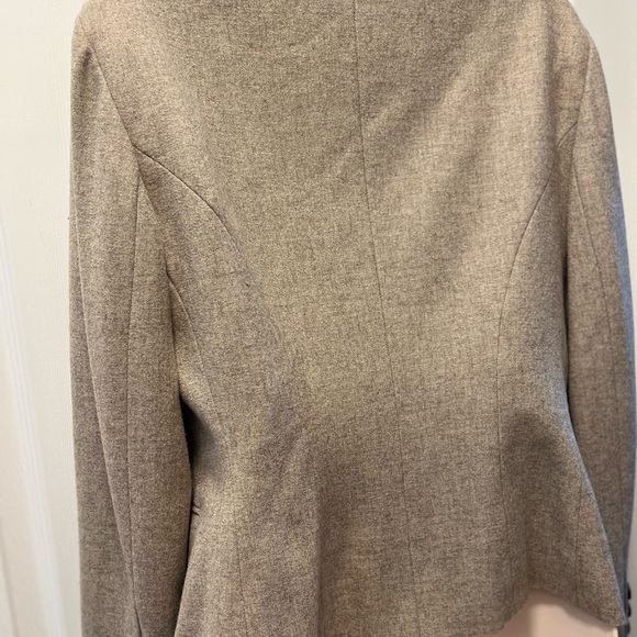 DKNY sand colored jacket/blazer. The perfect color. - Picture 5 of 5